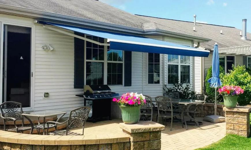 Custom Retractable Awnings